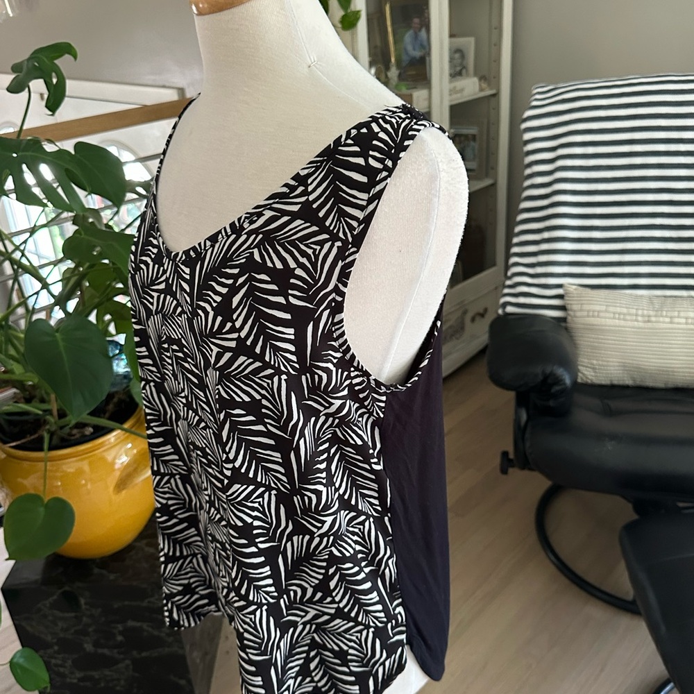 LOFT Black and White Leaf Print Tank Top
